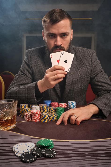 Be a Poker Pro: Artikel Poker Secrets Revealed to Dominate the Game