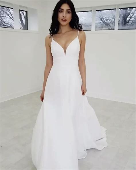 Beach Wedding Dresses: 10,000+ Enchanting Styles for a Memorable Ceremony