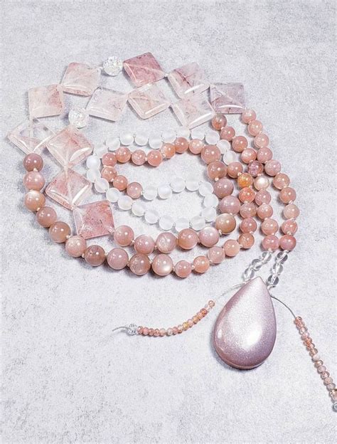 Beaded Moonstone Necklace: A Mystical Talisman for Harmony and Intuition