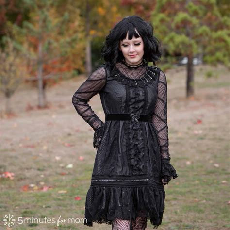 Beetlejuice Lydia Cosplay: A Spooky and Iconic Halloween Costume