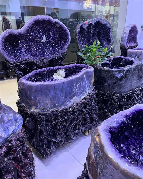 Behold the Wonders of an Opened Geode