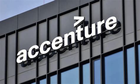 Benefits and Advantages of the Accenture Sophomore Internship