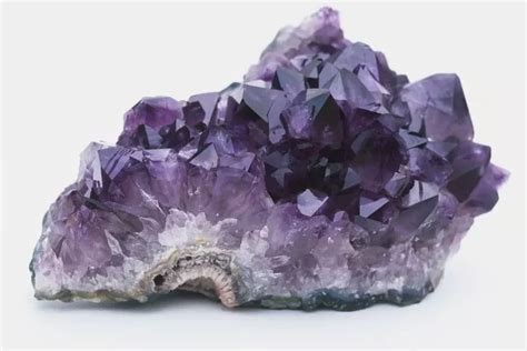 Benefits of Amethyst and Calcite