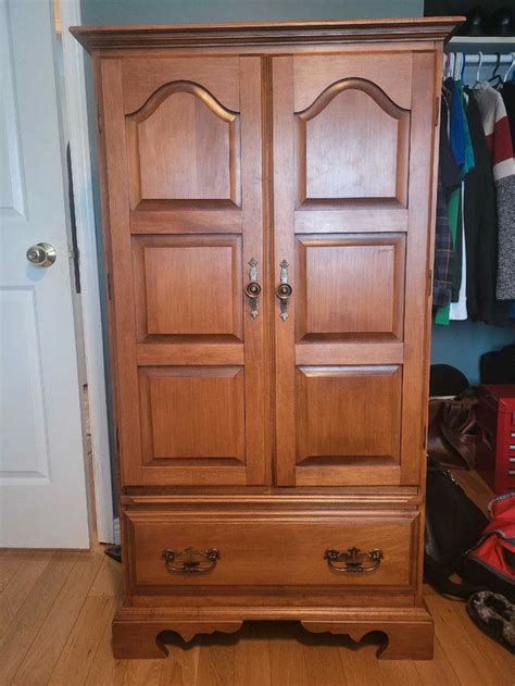 Benefits of Armoire Dressers: