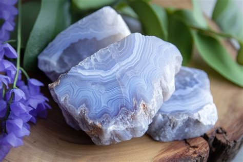 Benefits of Blue Lace Agate: A Tranquil Stone for Communication and Emotional Healing