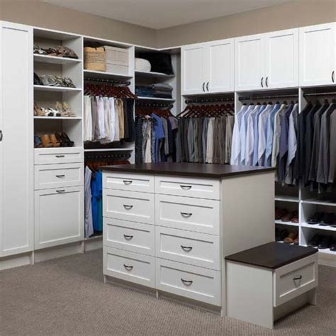 Benefits of Closets with Drawers