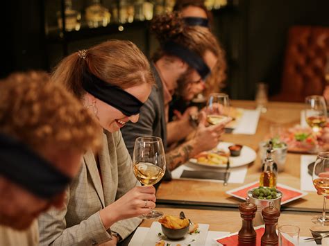 Benefits of Dining in the Dark