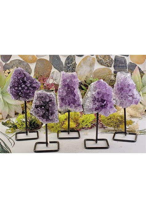 Benefits of Display Stands for Crystals