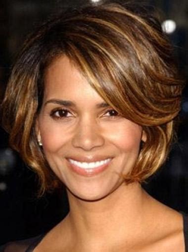 Benefits of Halle Berry's Short Layered Wavy Lace Human Hair Wig: