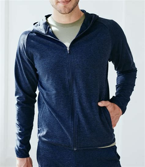 Benefits of Lightweight Sweatshirts for Men