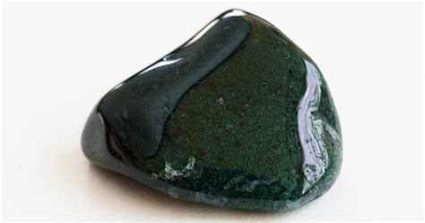 Benefits of Moss Agate: A Comprehensive Guide to Its Healing Properties and Uses