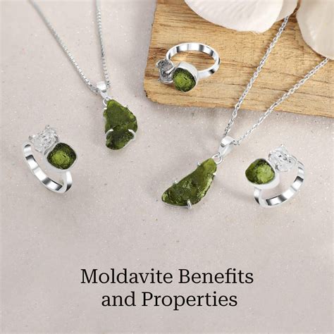 Benefits of Necklaces Moldavite: