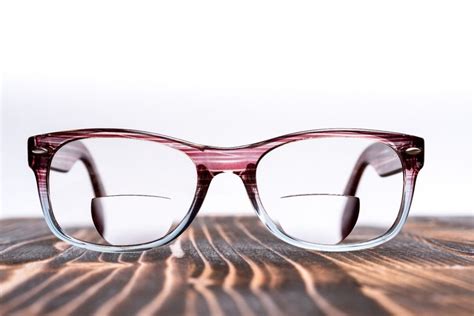 Benefits of No Line Bifocal Reading Glasses