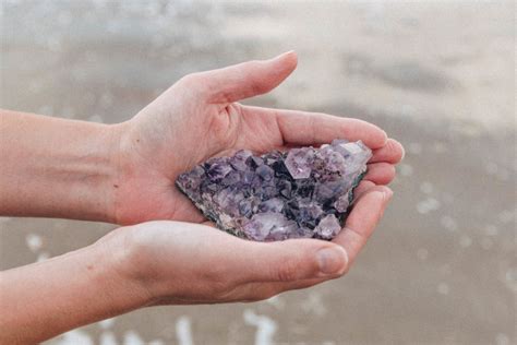 Benefits of Owning Geodes and Crystals