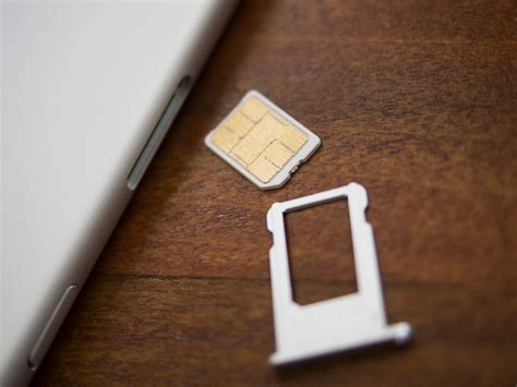 Benefits of Phones with SIM Card Slots