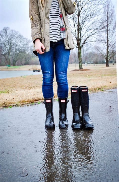 Benefits of Short Rain Boots: A Dry and Fashionable Haven