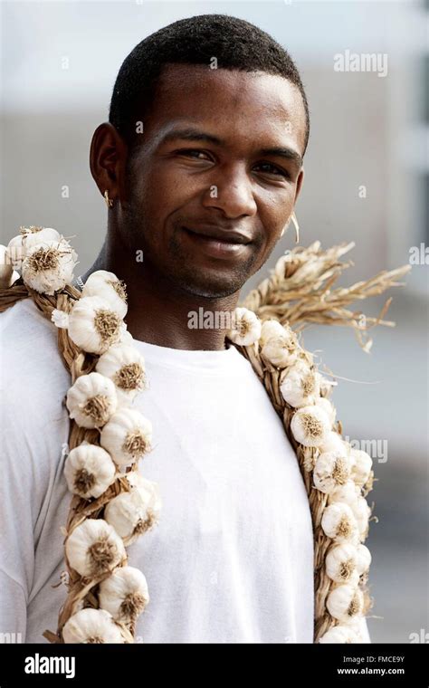 Benefits of Wearing a Garlic Necklace