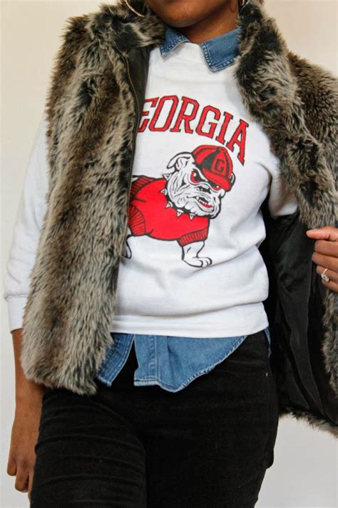 Benefits of Wearing a Georgia Bulldog Sweatshirt