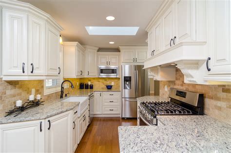 Benefits of White Kitchen Cabinets