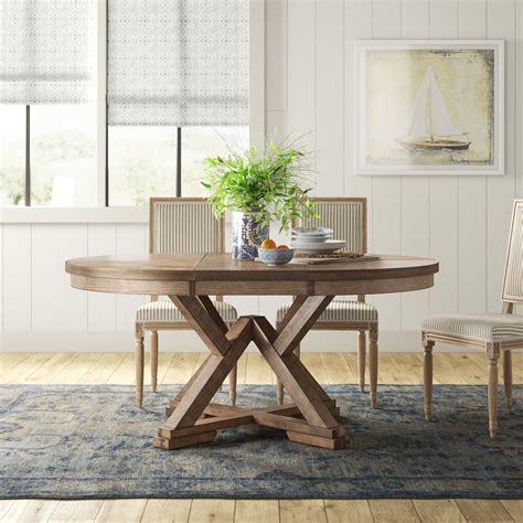 Benefits of a Round Pedestal Table with Leaf