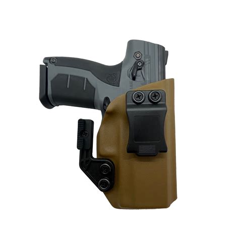 Benefits of an IWB Holster with Light Attachment