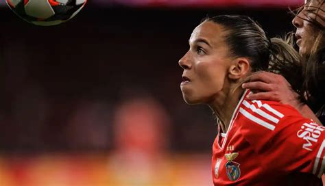 Benfica Feminino vs Lyon Feminino: Um Encontro Inesquecível na Liga dos Campeões (19/0
