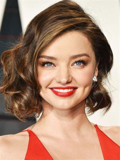 Best 15 Haircuts for Big Faces: Flatter Your Features