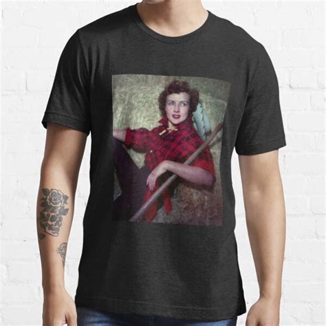 Betty White T-shirts: A Timeless Tribute to the Beloved Icon