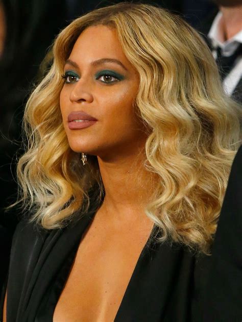 Beyoncé's Blonde Wavy 2025: The Ultimate Guide to the Queen Bee's Signature Wigs