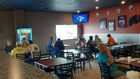 Big John's: A Culinary Oasis in Eldorado, Illinois