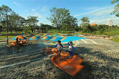 Bishan-Ang Mo Kio Park Water Playground: A Splashing Oasis in the Heart of Nature