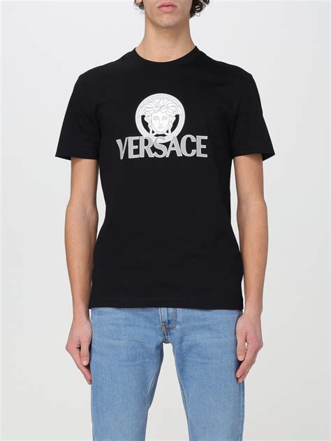 Black Versace T-Shirt: A Timeless Icon Explored