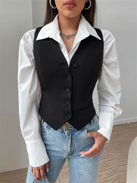 Black Vest and Shirt: A Style Icon for All Occasions