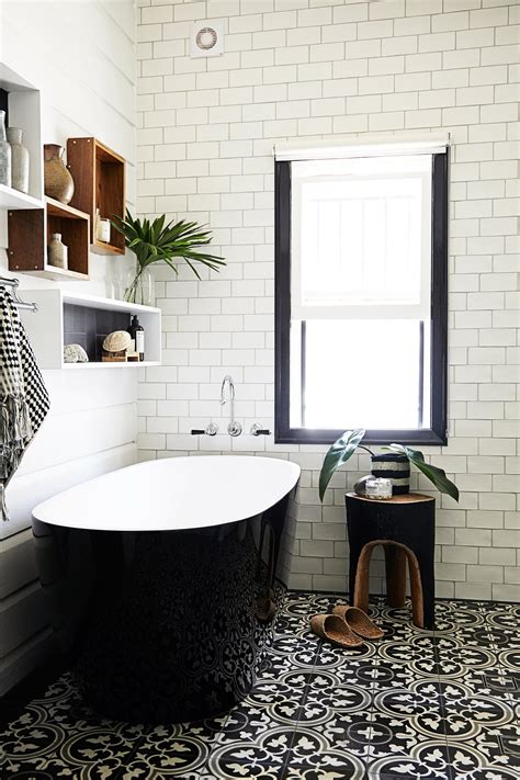 Black and White Bathroom Decor: A Timeless Classic with Modern Style