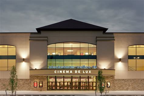 Blackstone Valley 14 Cinema de Lux: A Cinematic Oasis in the Heart of New England