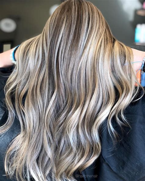 Blonde Balayage: A Dimensional Delight