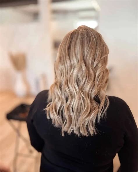 Blonde Hair with Extensions: 6,000 Ways to Elevate Your Look