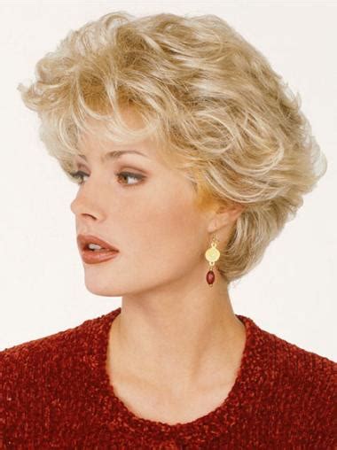 Blonde Wavy Synthetic Tempting Short Wigs