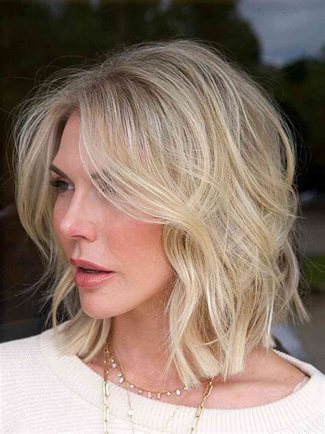 Blonde Wavy Wig Medium 12" Bobs Remy Human Hair Monofilament Shoulder Length Wigs