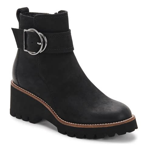Blondo Waterproof Boots: Stay Dry and Stylish in Any Weather