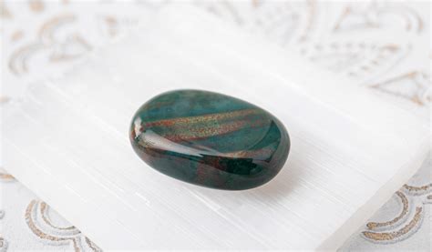 Bloodstone Crystal: Your Guide to the Healing Power of Chlorite