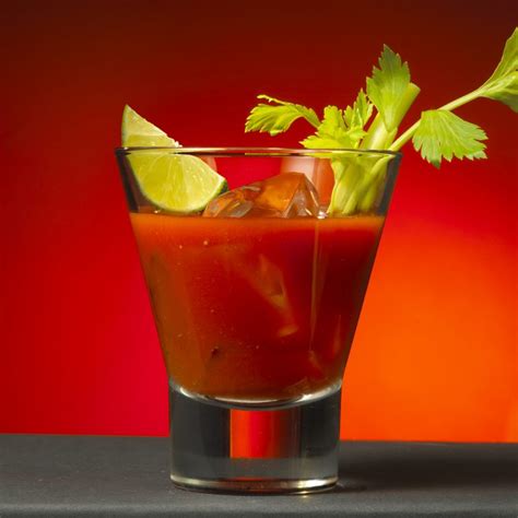 Bloody Mary: O coquetel matinal definitivo