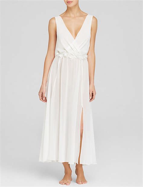 Bloomingdale's White Dresses: 100+ Styles to Illuminate Your Wardrobe