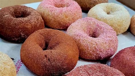 Bogus Donuts: The Sweet, Decadent Truth About the Donut Industry