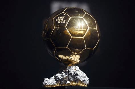 Bolas de Ouro Feminino: Reconhecendo o Brilho do Futebol Feminino