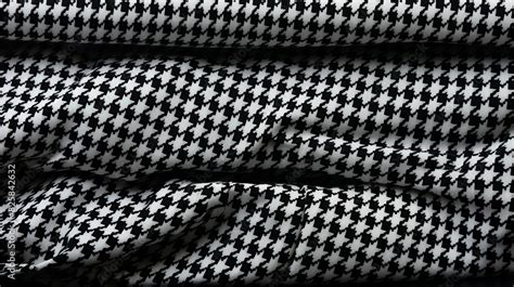 Bold Houndstooth: