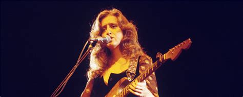 Bonnie Raitt: 10 Things You Didn't Know