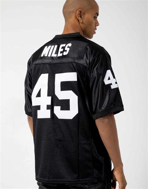 Boobie Miles Jersey: A Man of Records