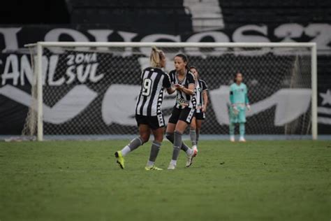 Botafogo x Real Brasília - Feminino: Um Empate Emocionante na Luta pela Classificaç&at