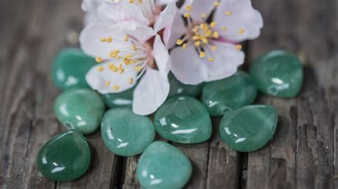 Bottom Aventurine: A Verdant Gem with Uncommon Properties